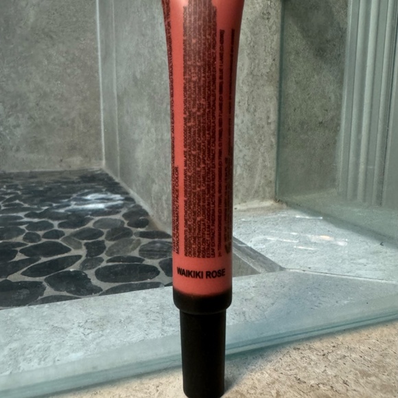 NudeStix "Waikiki Rose" liquid lipstick - Picture 3 of 7